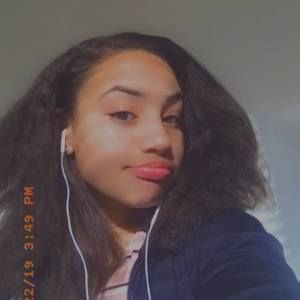 Meet your Posher, Tia